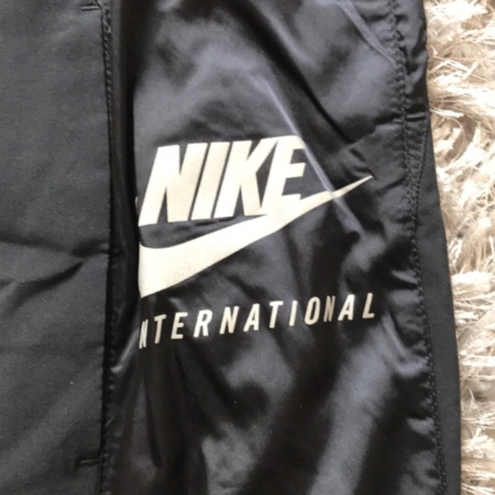 Nike Windbreaker joggers - Picture 7 of 7